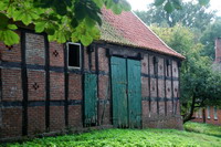 Scheune in der Bauernreihe im alten Dorfkern