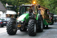 Trecker beim Erntefest-Umzug im Ortszentrum