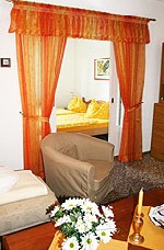 Wohnzimmer - Schlafzimmer von Ferienwohnung 1