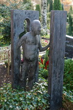 Skulptur von Waldemar Otto auf dem Friedhof in Worpswede