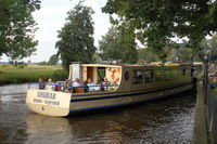 Das Ausflugsschiff "MS Sansibar"
