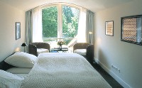 Helles, freundliches Zimmer vom Village (Hotel am Weyerberg)