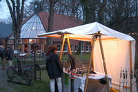 Verkaufsstand beim Kunsthandwerkermarkt vor dem Rathaus