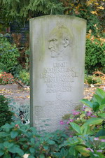 Das Grab des K�nstlers Fritz Mackensen auf dem Worpsweder Friedhof