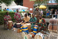 Afrikanische Musiker sorgten f�r Stimmung beim Open-Air-Galerien-Fest in der Bergstrasse