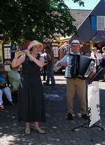 Musik-Duo bei einer Feier im SOS-Kinderdorf
