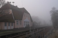 Der Worpsweder Bahnhof im Nebel