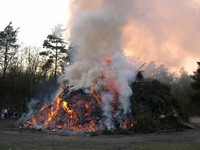 Das meterhohe Osterfeuer von Worpswede