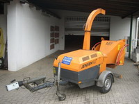 Gartenger�te - Motorh�chsler auf Anh�nger