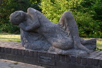 Skulptur von Bernhard Hoetger (1874-1949) "Schlafender" (um 1913)
