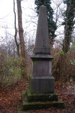 Obelisk, der 1883 anl��lich des 400. Geburtstages des Reformators Martin Luther aufgestellt wurde