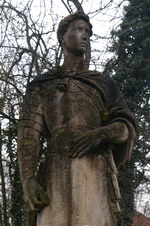 Das St.-Georg-Denkmal wurde 1906 aufgestellt