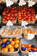 Obst und Gem�se im ehemaligen Kaufhaus Stolte (heute "Die Speisekammer)