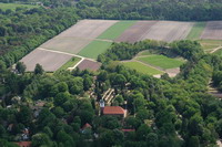 Kirche, Fussballpl�tze des FC Worpswede und der Weyerberg