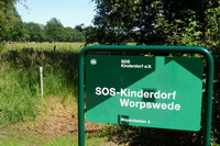 Schild vom SOS-Kinderdorf Worpswede