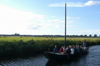 Torfkahntour auf einem Nebenarm der Hamme