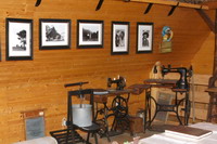 Ausstellung historischer Fotos im Torfstechmuseum