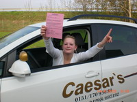 Fahrsch�lerin Lena Brinkwirth nach bestandener Auto-Pr�fung
