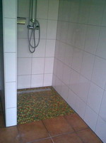 Mosaik-Fliesen in der Dusche -  gelegt durch H.H. Wendelken (Maurer- und Reparaturarbeiten, Fliesen-, Platten- und Mosaikleger)