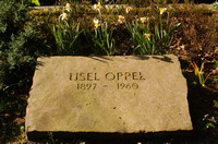 Grab von Lisel Oppel (Malerin) (1897-1960)