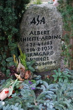 Gran von Albert Schiestl-Arding auf dem Worpsweder Friedhof