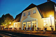 Der Worpsweder Bahnhof von aussen zur "Blauen Stunde"