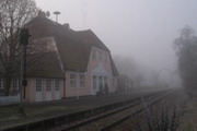 Der Worpsweder Bahnhof im Nebel