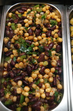 Kichererbsen-Platte im Edessa Schnellrestaurant 