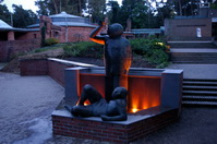Bacchus-Brunnen bei Nacht
