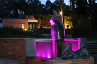 Bacchus-Brunnen bei Nacht