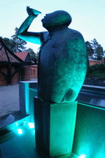 Bacchus-Brunnen bei Nacht