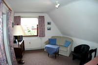 Ferienwohnung1: Claus-Ferienwohnung (Renate Claus) im K�nstlerdorf Worpswede, Fichtenweg 28, Tel.: 04792/7943, Mobil: 0175/7085718, Homepage: www.worpsweder-ferienwohnungen.de