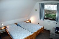 Ferienwohnung1: Claus-Ferienwohnung (Renate Claus) im K�nstlerdorf Worpswede, Fichtenweg 28, Tel.: 04792/7943, Mobil: 0175/7085718, Homepage: www.worpsweder-ferienwohnungen.de