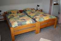 Ferienwohnung 2: Claus-Ferienwohnung (Renate Claus) im K�nstlerdorf Worpswede, Fichtenweg 28, Tel.: 04792/7943, Mobil: 0175/7085718, Homepage: www.worpsweder-ferienwohnungen.de