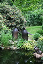 Skulpturengarten / Teich / Das Blaue Haus