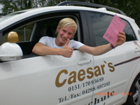 Fahrsch�ler Pascal Hasselder nach bestandener Pr�fung