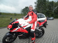 Fahrsch�ler J�rg Leiermann nach erfolgreicher Pr�fung