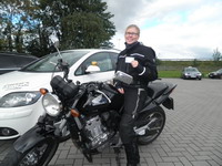 Fahrsch�ler Leevke Meyer nach erfolgreicher Pr�fung