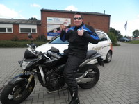 Fahrsch�ler Robert Erben nach bestandener Pr�fung