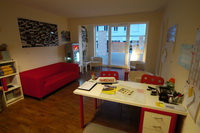 Das gem�tliche Foyer von "Caesars Fahrschule" mit TV