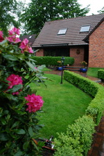 Blick in den Garten der Ferienwohnung B�schen