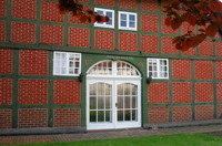 Altes Bauernhaus an der Kirche in der Samtgemeinde Hambergen
