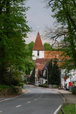 Hauptstra�e mit Kirche in der Samtgemeinde Hambergen