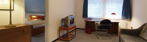 Hotel & Restaurant am Kunstcentrum (P�chter: Michael Kaesebier), Hans-am-Ende-Weg 4, 27726 Worpswede, Tel.: 04792/9400, Fax.: 04792/3878, Mail: info@hotel-am-kunstcentrum.de, Homepage: www.hotel-am-kunstcentrum.de