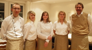 Team vom Hotel & Restaurant am Kunstcentrum (P�chter: Michael Kaesebier), Hans-am-Ende-Weg 4, 27726 Worpswede, Tel.: 04792/9400, Fax.: 04792/3878, Mail: info@hotel-am-kunstcentrum.de, Homepage: www.hotel-am-kunstcentrum.de
