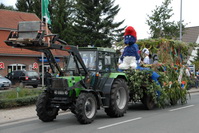 Erntefest-Umzug in der Gemeinde H�ttenbusch