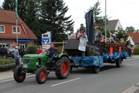 Erntefest-Umzug in der Gemeinde H�ttenbusch