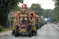 Erntefest-Umzug in der Gemeinde H�ttenbusch