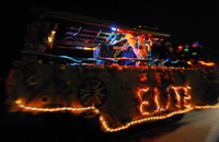 Parade beim H�ttenbuscher Nachtumzug (EWAP - ErnteWagenAbschlu�Party)