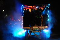 Parade beim H�ttenbuscher Nachtumzug (EWAP - ErnteWagenAbschlu�Party)